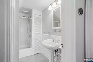 30 Sherbrooke Pkwy, Livingston, NJ 07039 - Photo 19