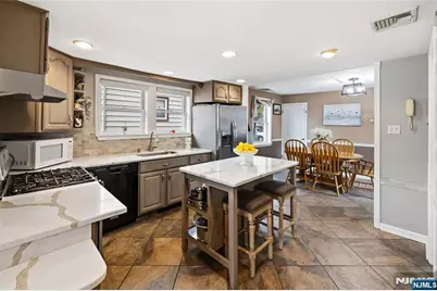72 Forest Avenue, Hawthorne, NJ 07506 - Photo 5