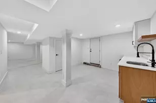887 Linden Ave, Ridgefield, NJ 07657 - Photo 47