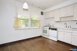 12 Beverly Ln, Waldwick, NJ 07463 - Photo 11