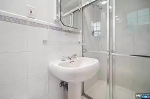 6 Aster Ct, Paramus, NJ 07652 - Photo 15