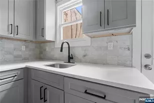 654 12th St, Newark, NJ 07103 - Photo 5