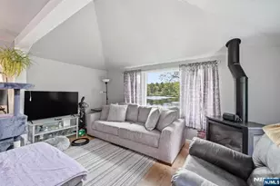 48 Goldfinch Ln, West Milford, NJ 07421 - Photo 5