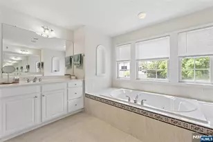 8 Yorktown Ln 704, Totowa, NJ 07512 - Photo 29