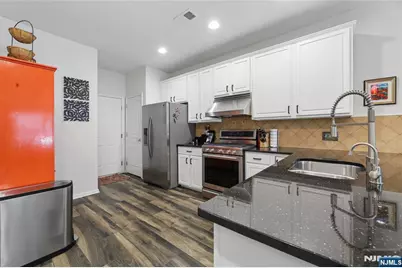 8 Yorktown Lane 704 #704, Totowa, NJ 07512 - Photo 17