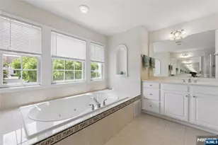 8 Yorktown Ln 704, Totowa, NJ 07512 - Photo 31