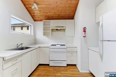 2455 3rd Street, Fort Lee, NJ 07024 - Photo 31