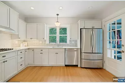 141 W End Avenue, Ridgewood, NJ 07450 - Photo 13