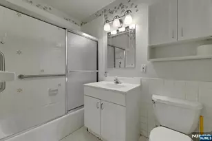2000 Linwood Ave 15 H, Fort Lee, NJ 07024 - Photo 27