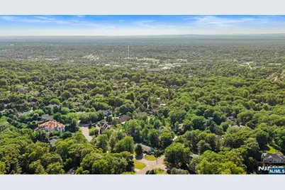 165 Hoover Drive, Cresskill, NJ 07626 - Photo 35