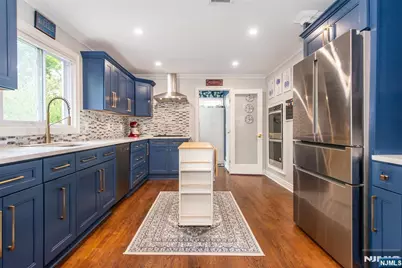 19 Plymouth Place, Roseland, NJ 07068 - Photo 9