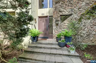 364 Canterbury Ln, Wyckoff Township, NJ 07481 - Photo 3