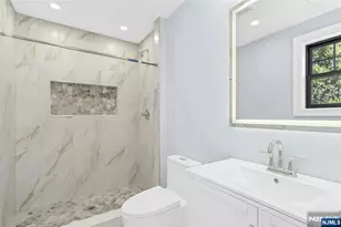 66 Westview Dr, Bergenfield, NJ 07621 - Photo 25