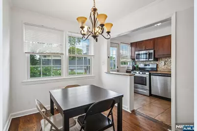 261 Elmwood A #A, Maplewood, NJ 07040 - Photo 5