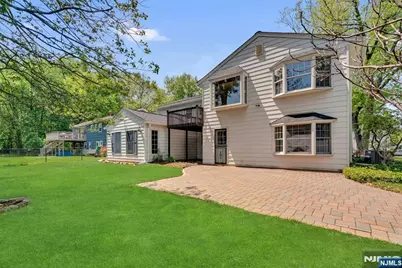 98 Vassar Drive, Paramus, NJ 07652 - Photo 33
