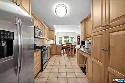 35 Old Orchard Court, Cedar Grove, NJ 07009 - Photo 11