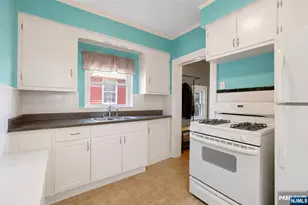 18 Lincoln Pl, East Rutherford, NJ 07073 - Photo 13