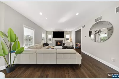 72 Colonial Woods Drive, West Orange Township, NJ 07052 - Photo 5