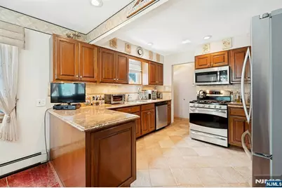 45 W Oldis Street, Rochelle Park Township, NJ 07662 - Photo 13