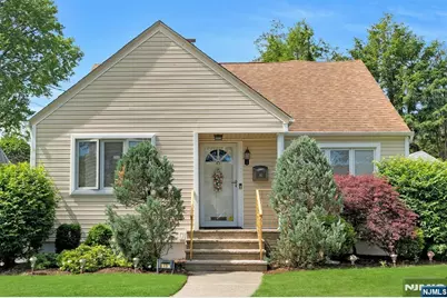 45 W Oldis Street, Rochelle Park Township, NJ 07662 - Photo 3