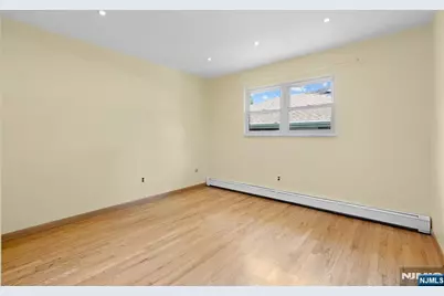 1042 Harvard Place, Fort Lee, NJ 07024 - Photo 25