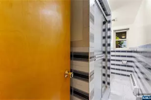 1042 Harvard Pl, Fort Lee, NJ 07024 - Photo 45