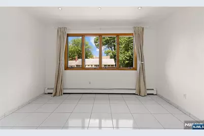 1042 Harvard Place, Fort Lee, NJ 07024 - Photo 13