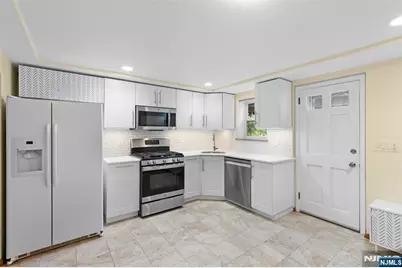 1042 Harvard Place, Fort Lee, NJ 07024 - Photo 37