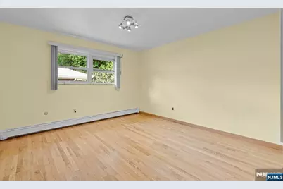 1042 Harvard Place, Fort Lee, NJ 07024 - Photo 27