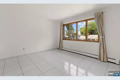 1042 Harvard Place, Fort Lee, NJ 07024 - Photo 11