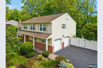 400 Faletti Circle, River Vale Township, NJ 07675 - Photo 3