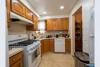1255 Tuxedo Square, Teaneck Township, NJ 07666 - Photo 3