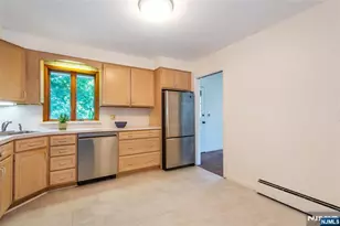 107 Highland Ave, Bergenfield, NJ 07621 - Photo 17