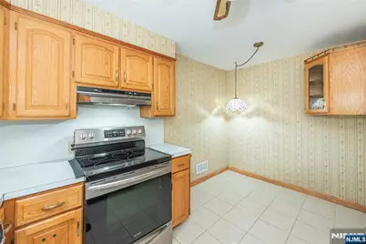 717 Alps Road, Wayne, NJ 07470 - Photo 7