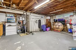 123 Midwood Rd, Paramus, NJ 07652 - Photo 33