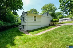 51 Charwalt Dr, Hawthorne, NJ 07506 - Photo 3