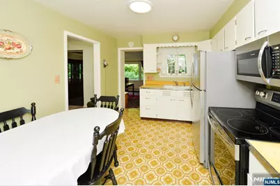 51 Charwalt Drive, Hawthorne, NJ 07506 - Photo 11