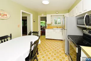 51 Charwalt Dr, Hawthorne, NJ 07506 - Photo 11