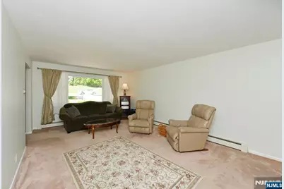 51 Charwalt Drive, Hawthorne, NJ 07506 - Photo 7