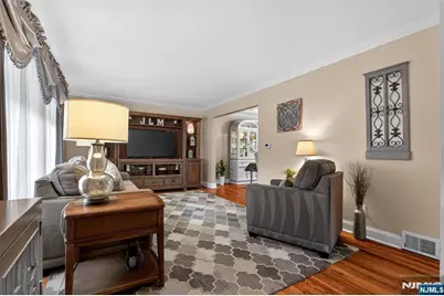 7 Spier Drive, Livingston, NJ 07039 - Photo 13