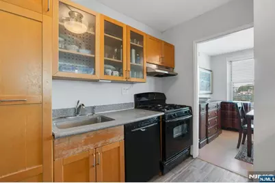 2100 Linwood Avenue 3S #3S, Fort Lee, NJ 07024 - Photo 3