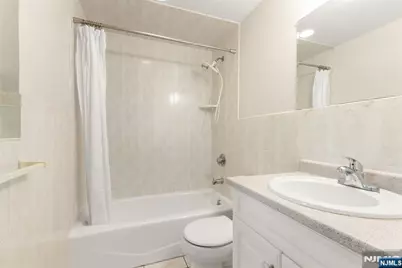 253 Warren Avenue, Fort Lee, NJ 07024 - Photo 15