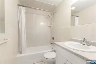 253 Warren Ave, Fort Lee, NJ 07024 - Photo 15