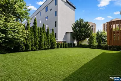 253 Warren Avenue, Fort Lee, NJ 07024 - Photo 19