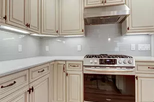 15 Woodrow Pl, West Caldwell, NJ 07006 - Photo 5