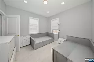 596 Moonachie Ave, Wood Ridge, NJ 07075 - Photo 7