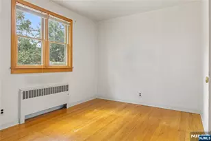 40 Westwood Dr, Fair Lawn, NJ 07410 - Photo 15