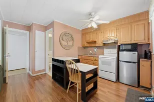 73 Highland Ave, Bergenfield, NJ 07621 - Photo 19