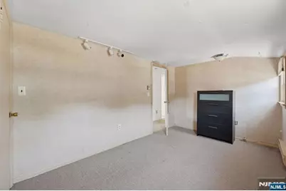 73 Highland Avenue, Bergenfield, NJ 07621 - Photo 27