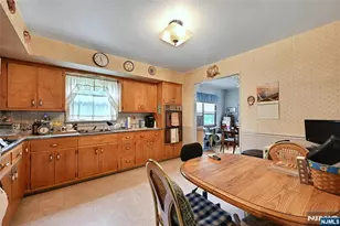 347 Chestnut Ave, South Hackensack Township, NJ 07606 - Photo 17